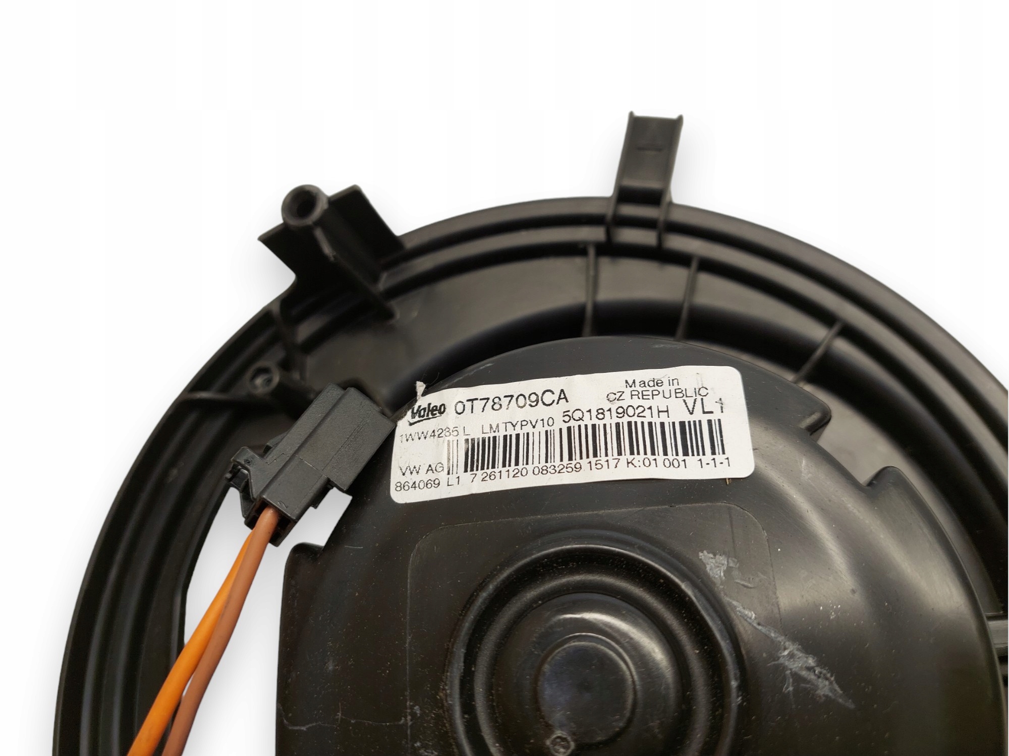 15818158362_2.jpg 15818158362